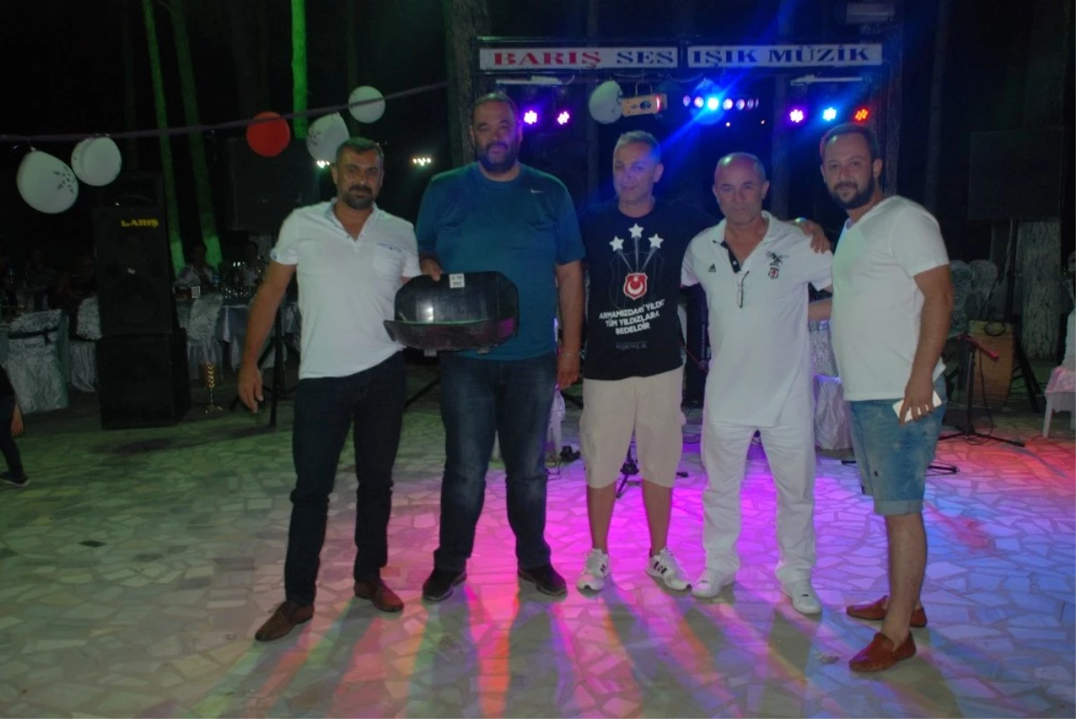 Bayramiçli Beşiktaşlılar Şampiyonluğu Kutladı