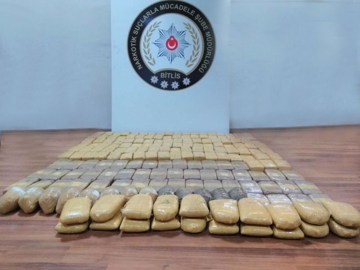 Bitlis\'te 100 Kilo Eroin Ele Geçirildi