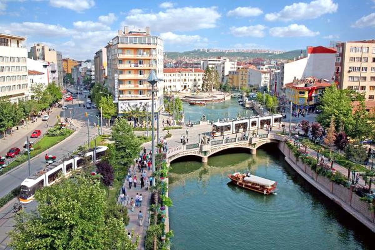 Büyükerşen: Öğrencileri, Öğrenci Başkenti Eskişehir\'e Bekliyoruz