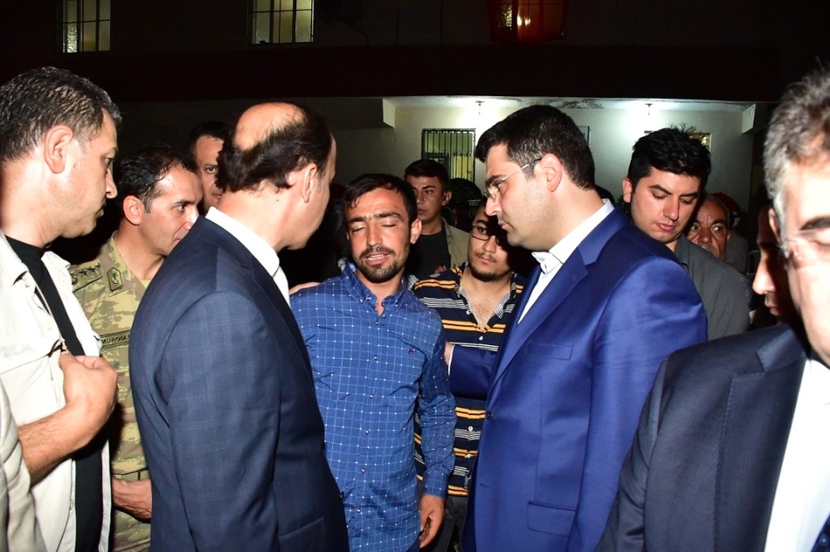 Demokrasi Şehitleri ve Gaziler Unutulmadı