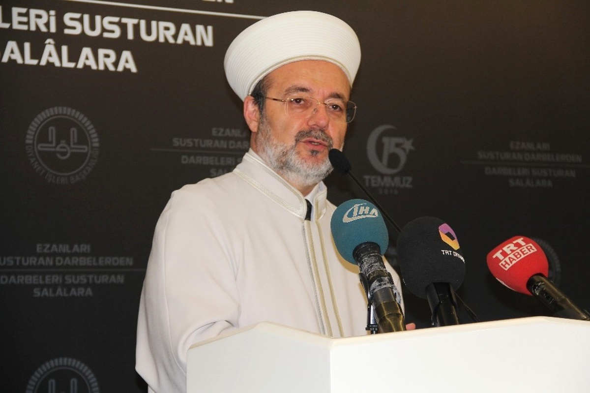 Diyanet İşleri Başkanı Görmez, 15 Temmuz Fotoğraf Sergisine Katıldı