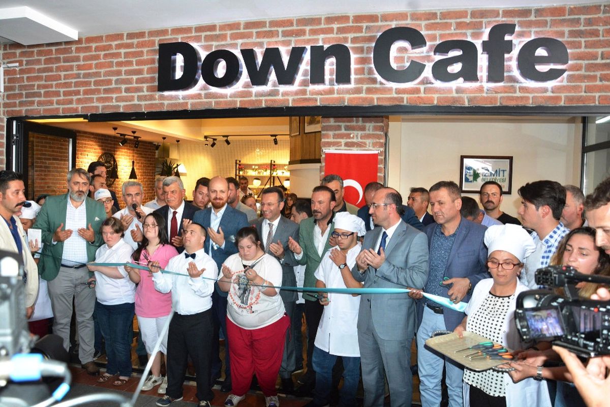 Down Kafe\'yi Bilal Erdoğan Açtı