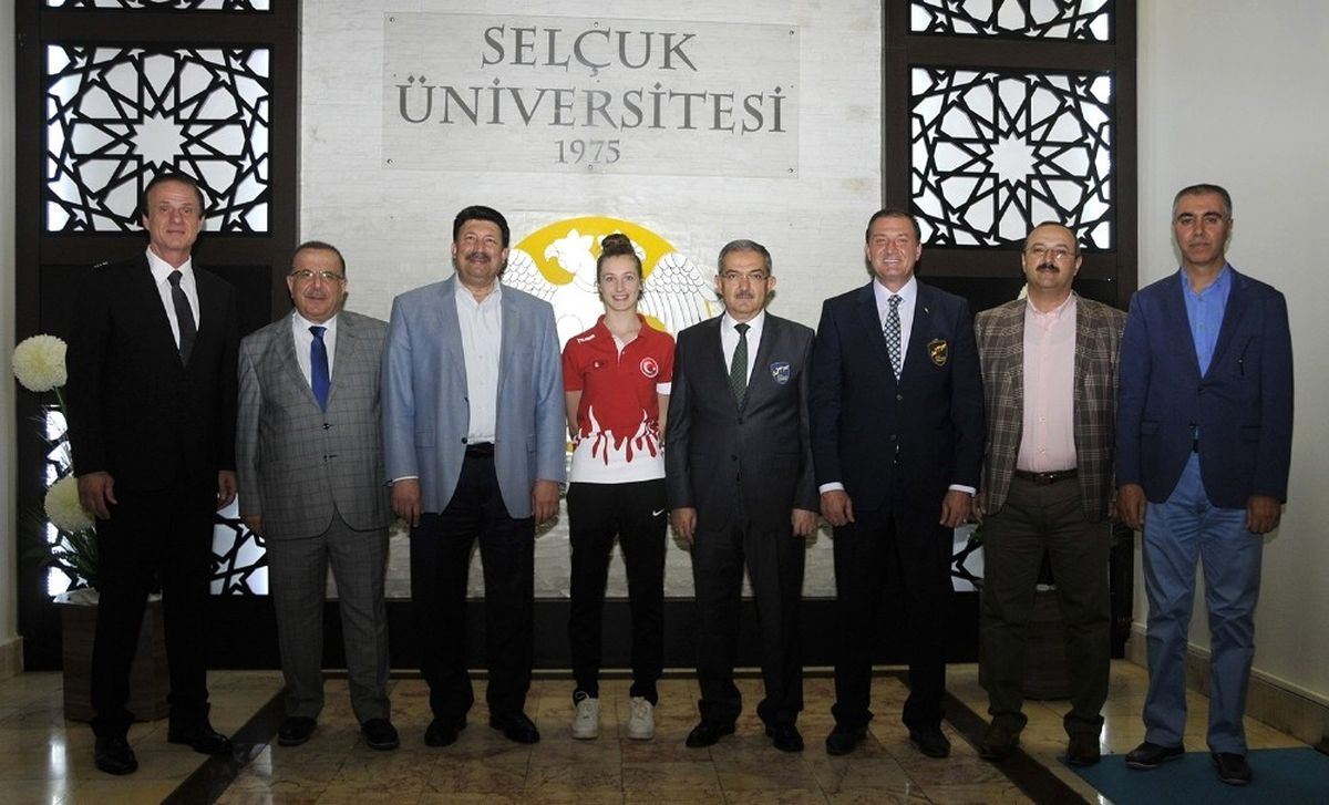 Dünya Şampiyonu Ağrıs\'tan Rektör Şahin\'e Ziyaret