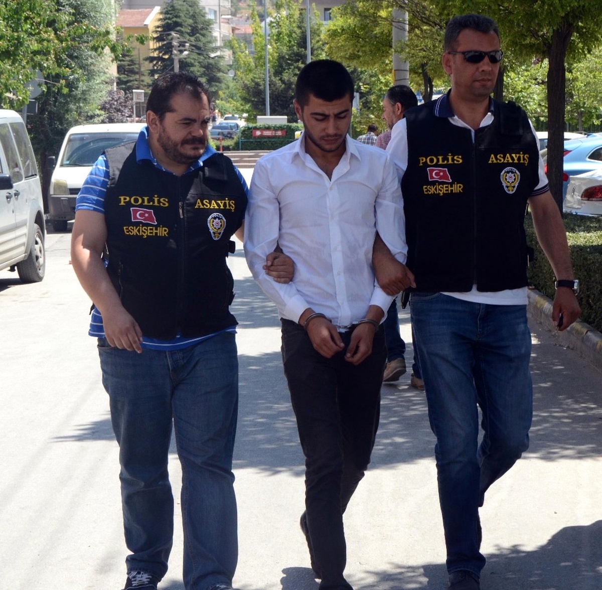 Eskişehir\'de Av Tüfeği ile Bir Kişiyi Yaralayan Şahıs Konya\'da Yakalandı