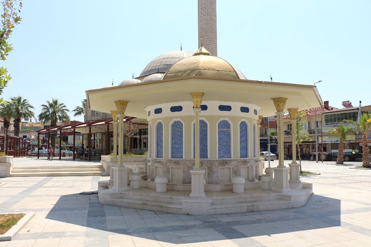 Germencik Kent Meydanı\'nda Yapımı Tamamlanan Şadırvan Göz Kamaştırıyor