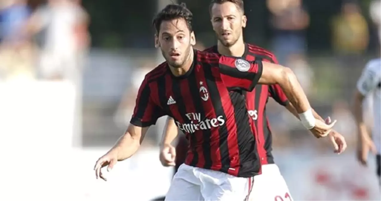 Hakan Çalhanoğlu, Milan\'da "Efsane Forma"yı Giydi