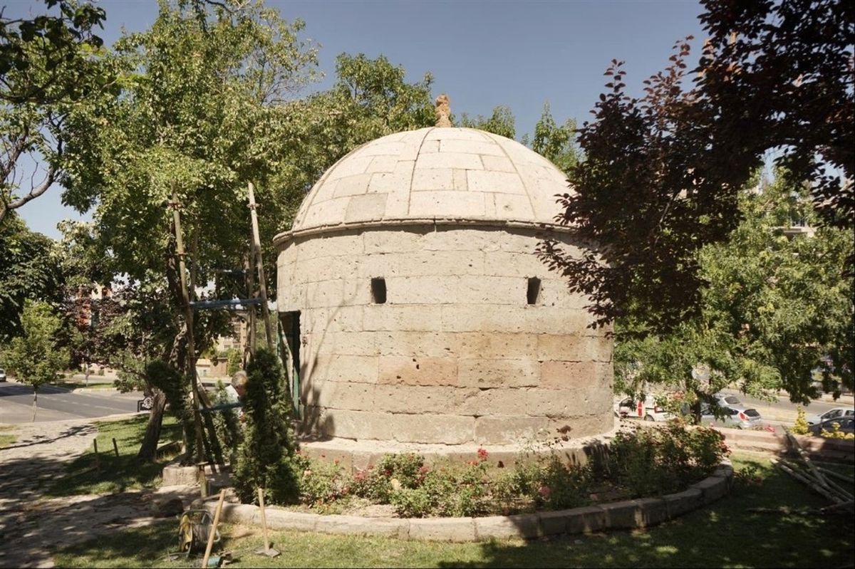 Hasan Emmi Türbesinde Koruma ve Onarım Çalışmaları Sürüyor