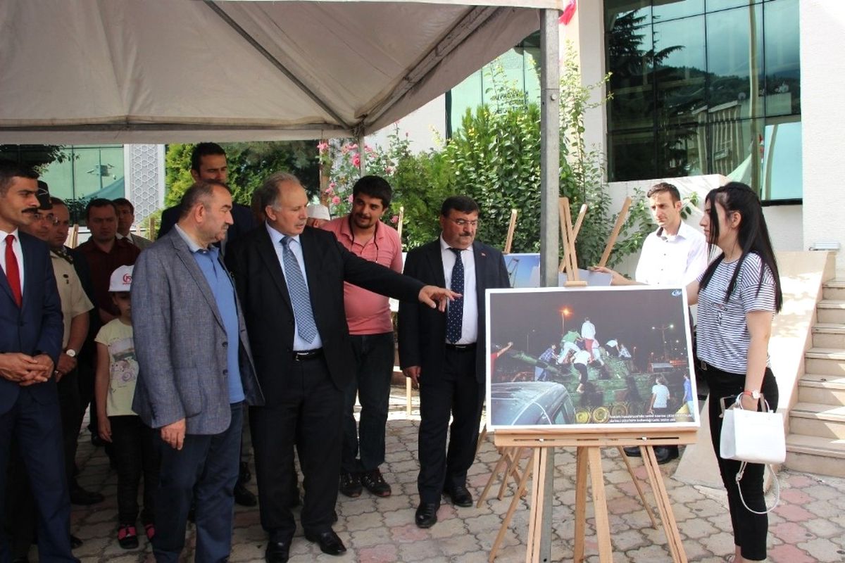 İha\'nın "Oradaydık, Unutmadık, Unutturmadık" Adlı Fotoğraf Sergisine Artvin\'de Yoğun İlgi