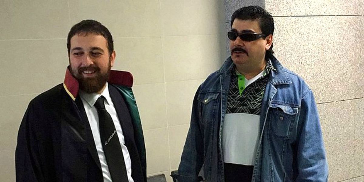 İstanbul Aksaray\'da Su Almak İsterken Su Şişelerinin Yere Dökülmesiyle Başlayan Kuveyt Asıllı...
