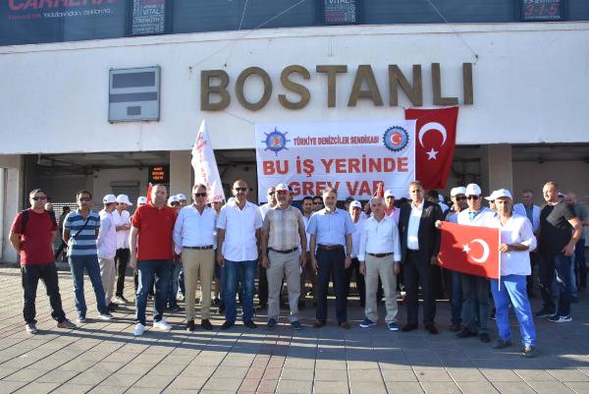 İzmir\'de Yolcu ve Araba Vapuru Seferleri, Grev Nedeniyle Durdu