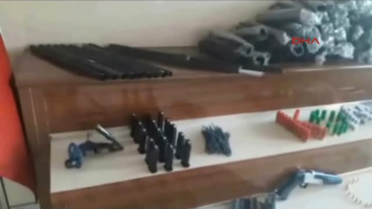 Kaçak Üretim Yapılan Depoda Cephanelik Ele Geçti