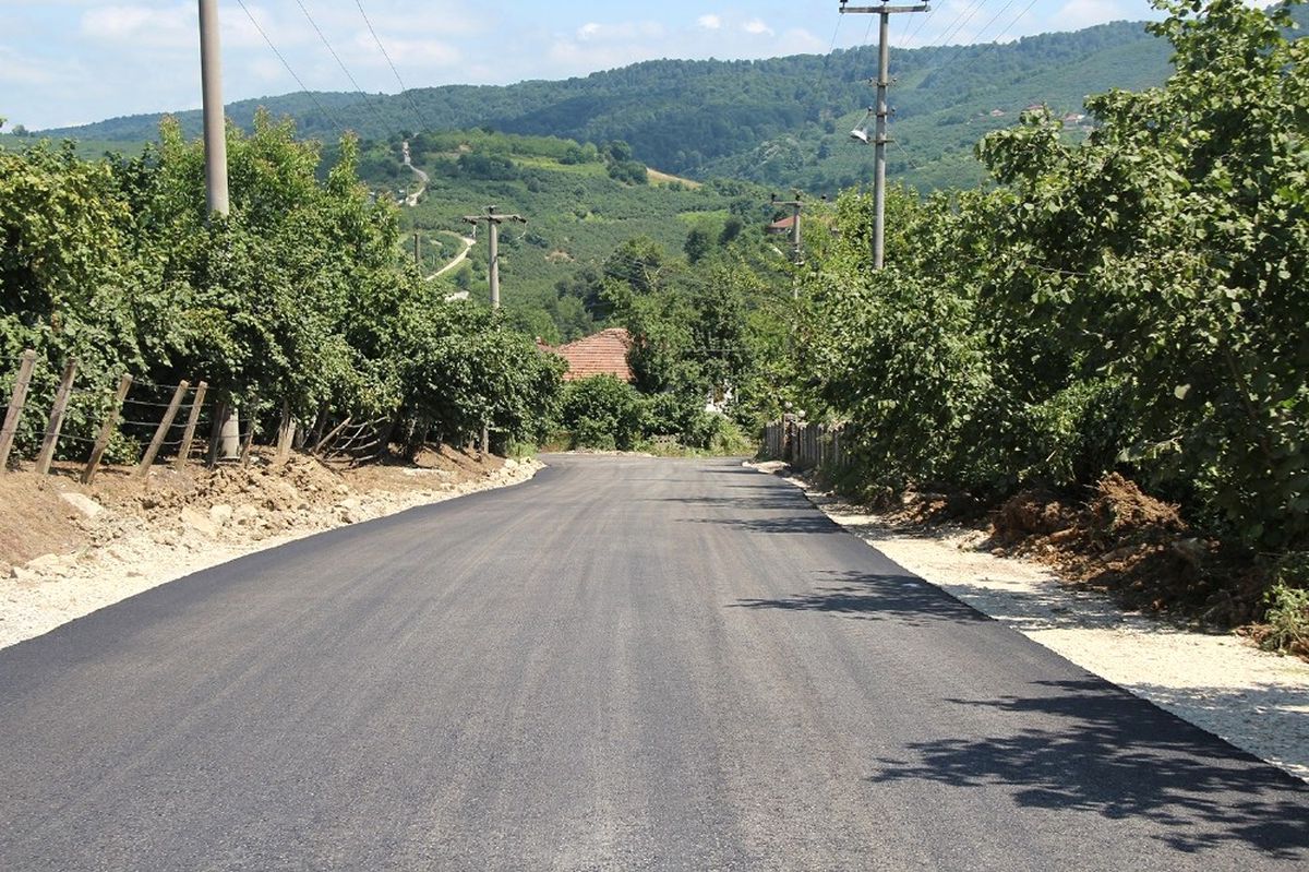 Karasu\'da Asfalt Çalışmaları Devam Ediyor