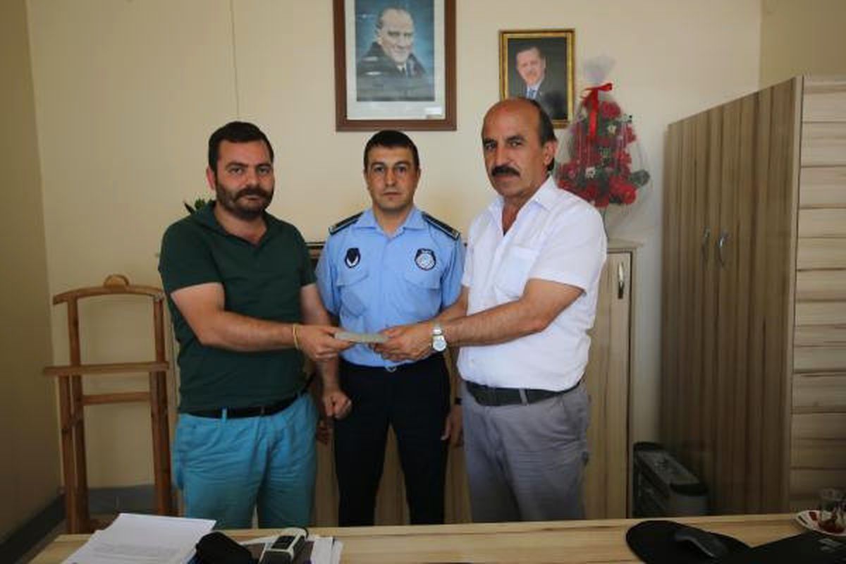 Kaybettiği Para Dolu Cüzdanına Kavuştu