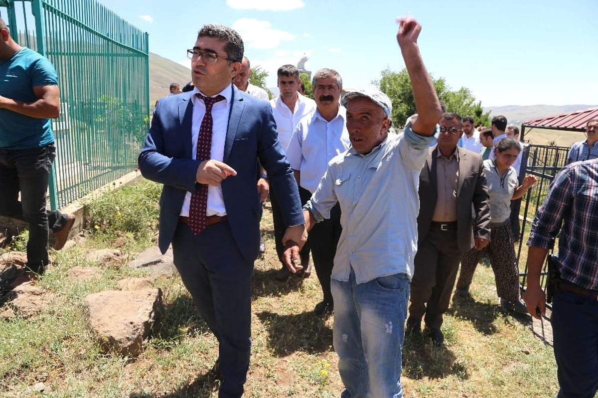 Kaymakam Çetin\'den Görme Engelli Vatandaşa Yardım Eli