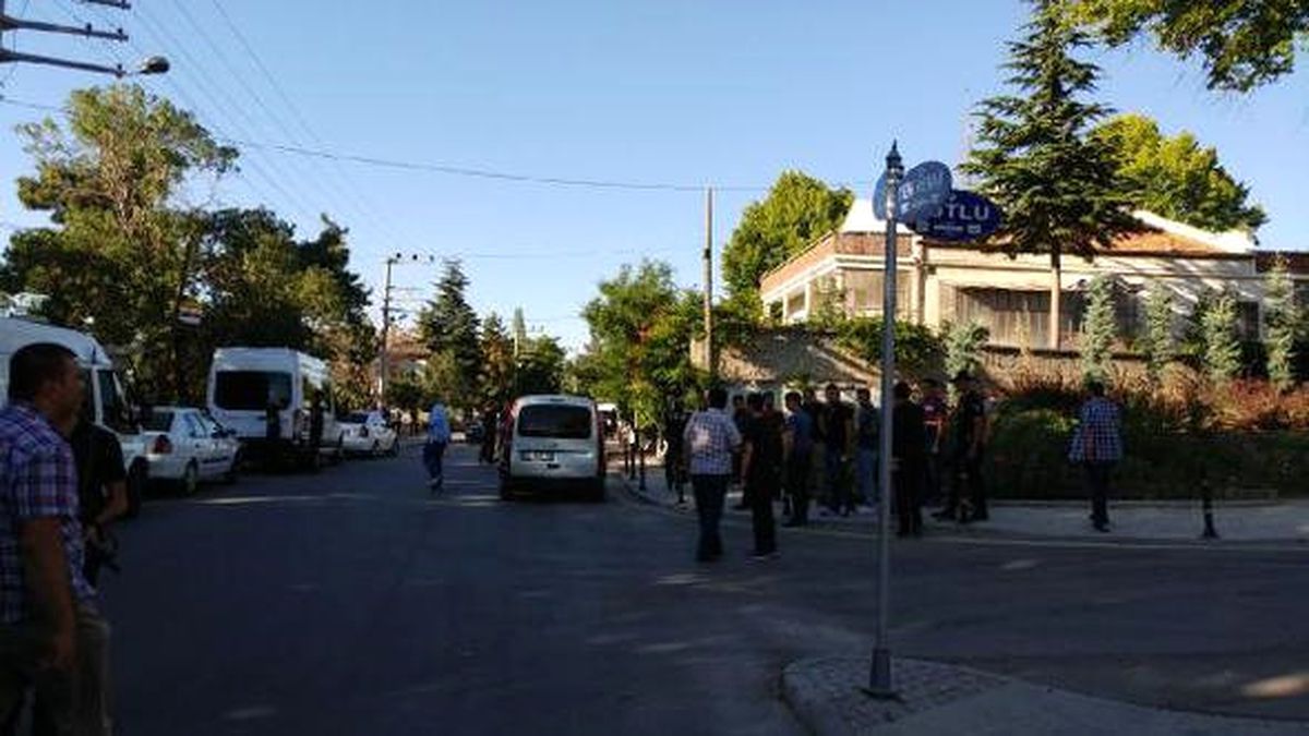Konya\'da Deaş\'ın Hücre Evine Baskın: 5 Terörist Ölü Ele Geçti (7)