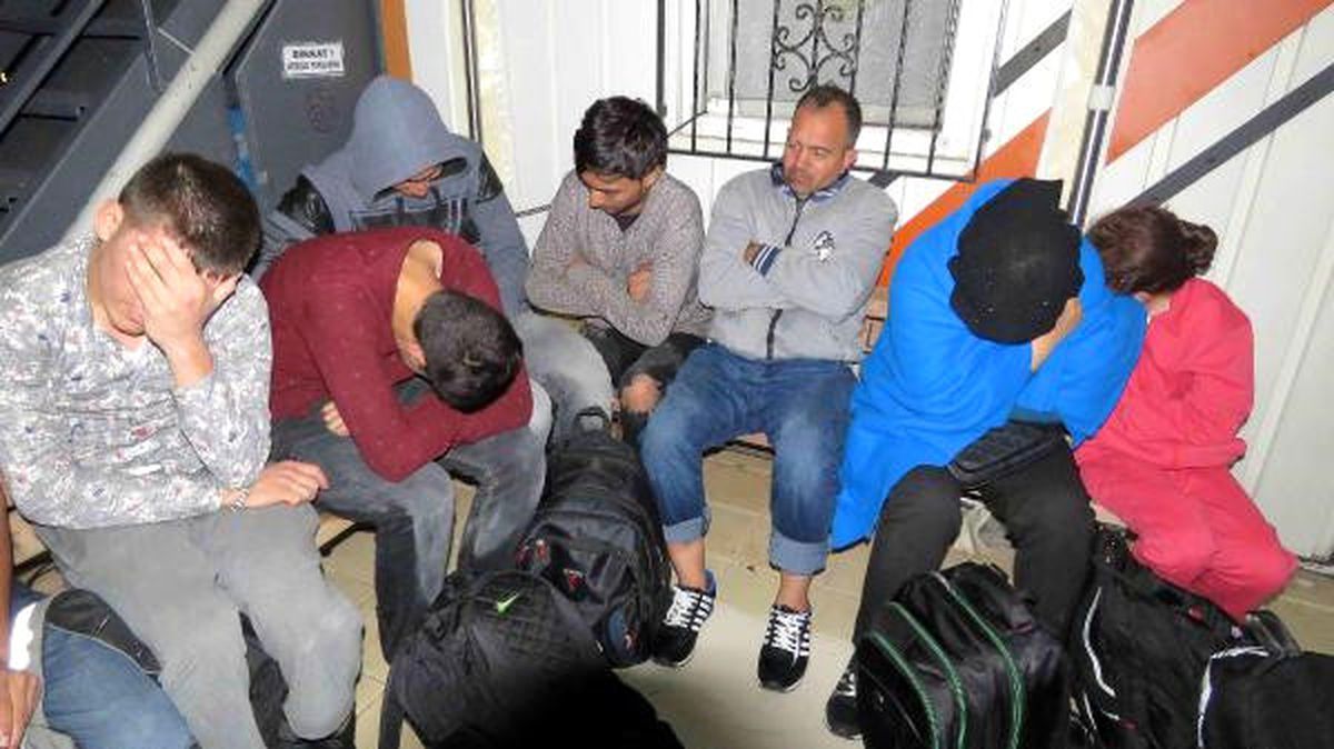 Lastik Botta 35 Kaçak Yakalandı, 3\'ü Açlıktan Bayıldı