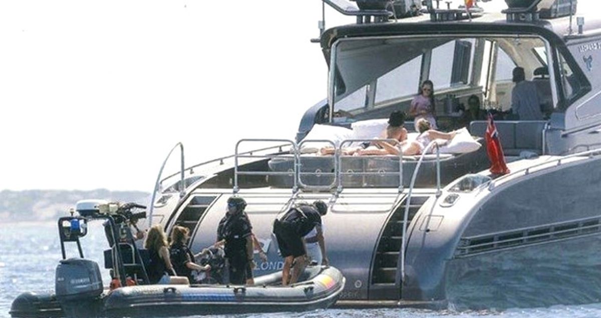 Maliye Polisleri, C. Ronaldo'nun Teknesine Baskına Gelerek Arama Yaptı