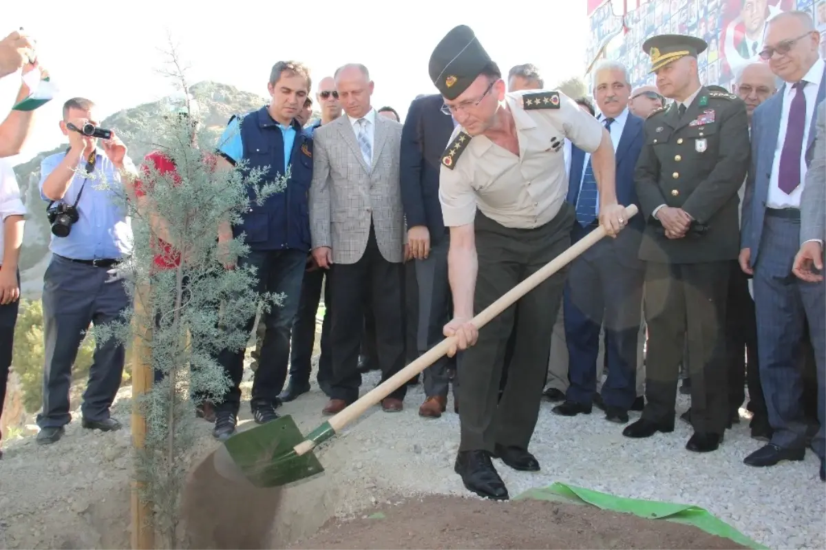 Manisa\'da 15 Temmuz Şehitleri Hatıra Ormanı Oluşturuldu