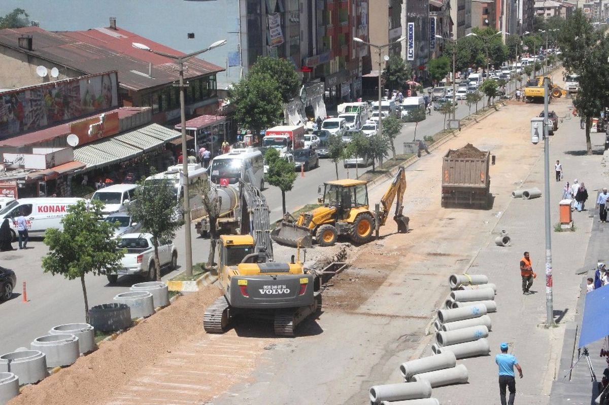 Muş\'ta Altyapı Çalışması Aralıksız Sürüyor