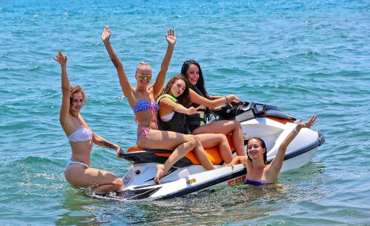 Rus Turistler Jet-ski Tutkunu