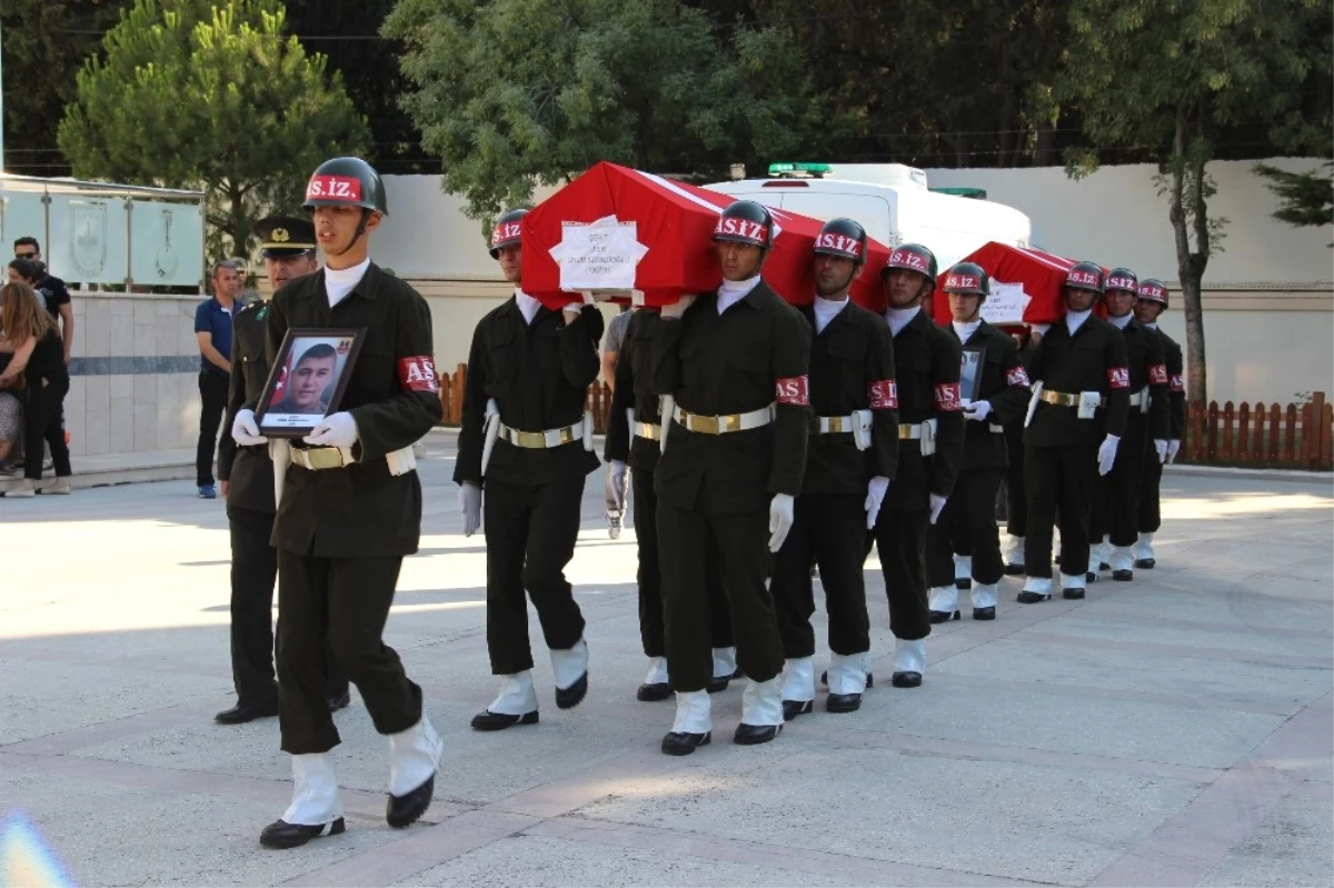 Şehitler Memleketlerine Uğurlandı