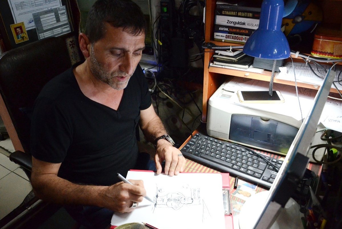 Şehrinin Sorunlarını Karikatürle Anlayıyor