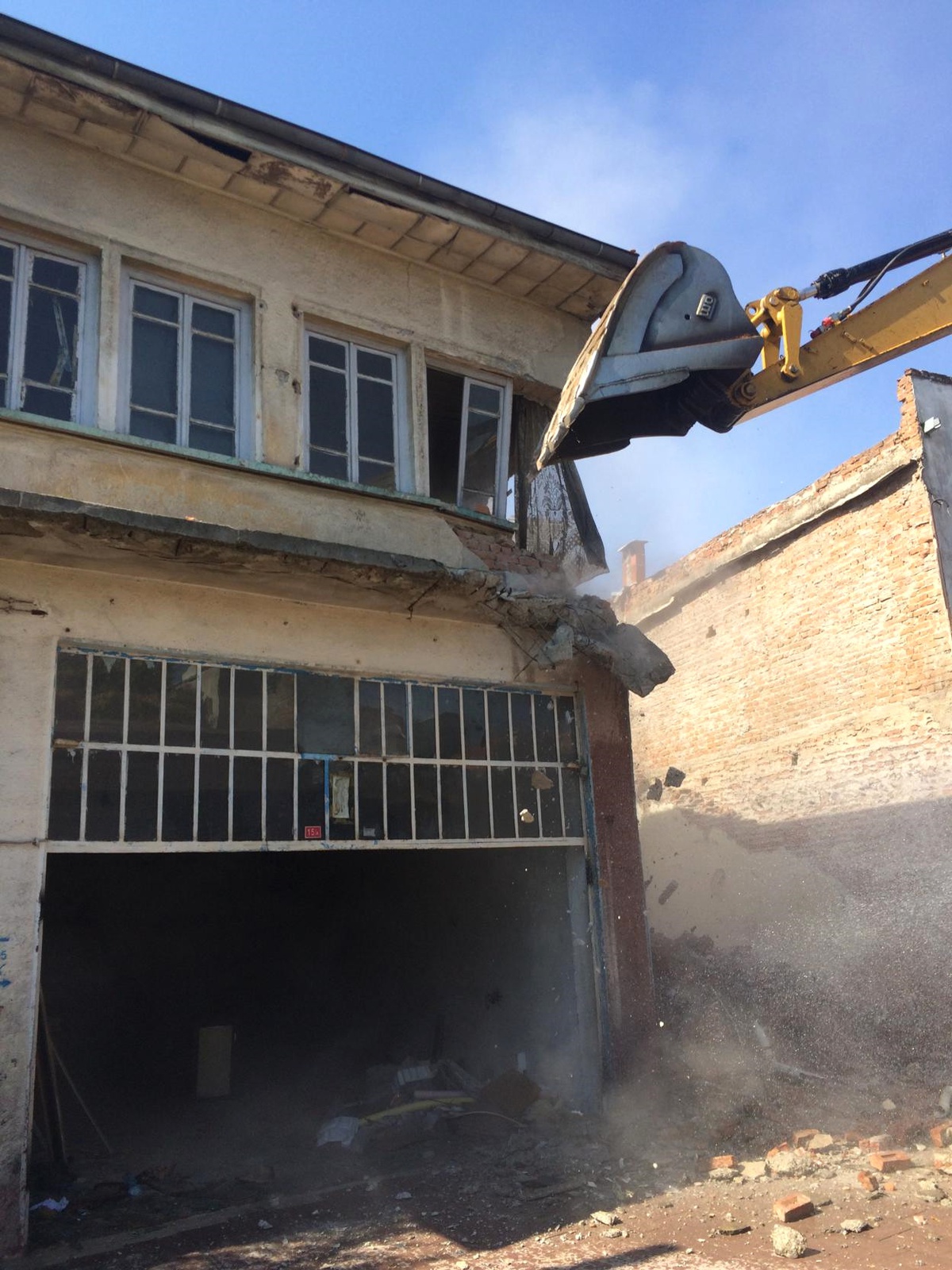 Şehzadeler\'de Tarihi Yapılar Gün Yüzüne Çıkıyor