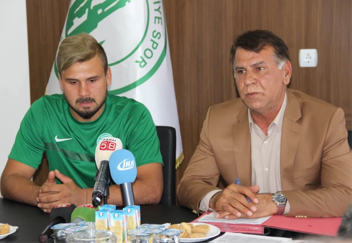 Sivas Belediyespor 10 Futbolcuyla Sözleşme İmzaladı