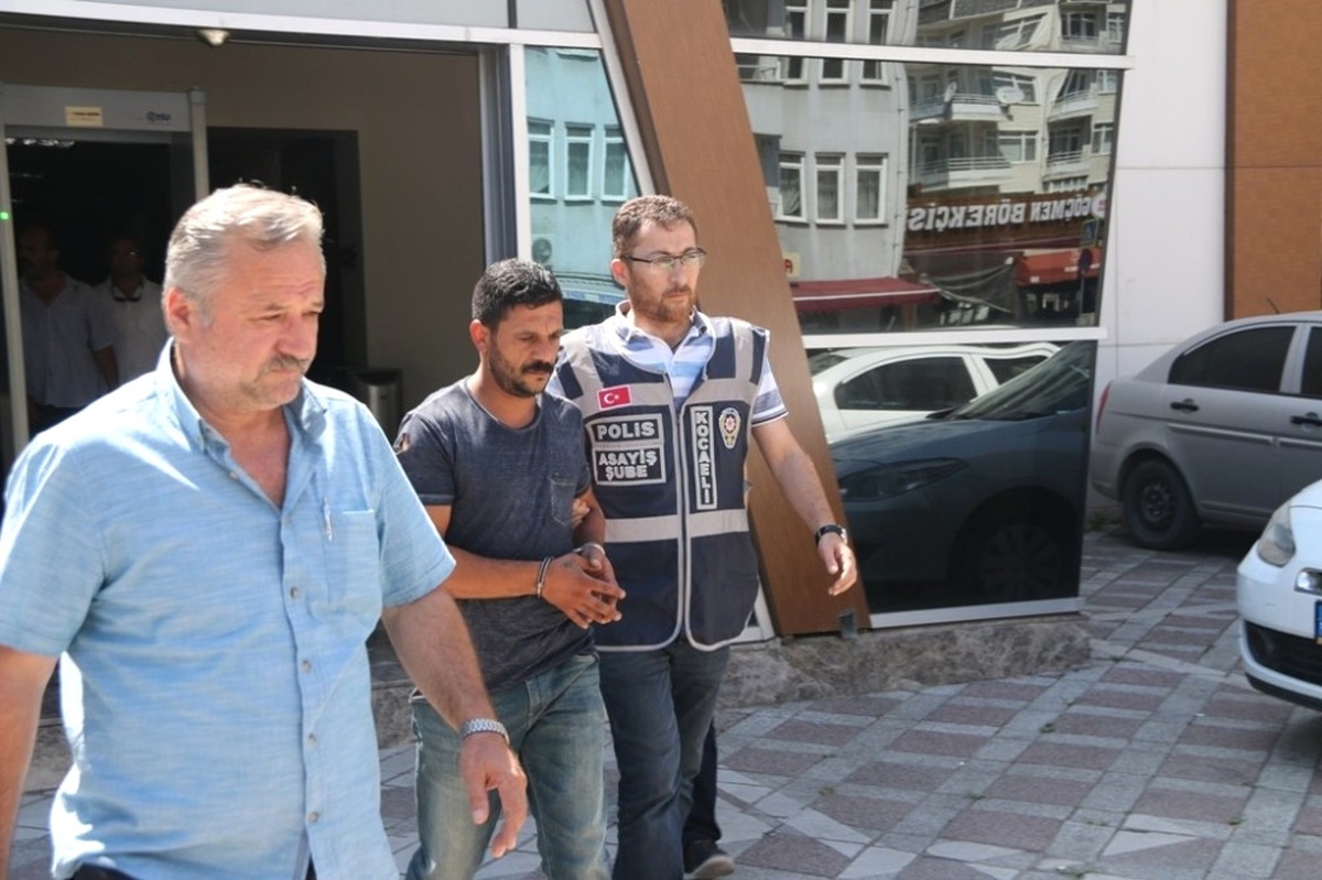 Tartıştığı Komşusunun Oğlunu Vurdu
