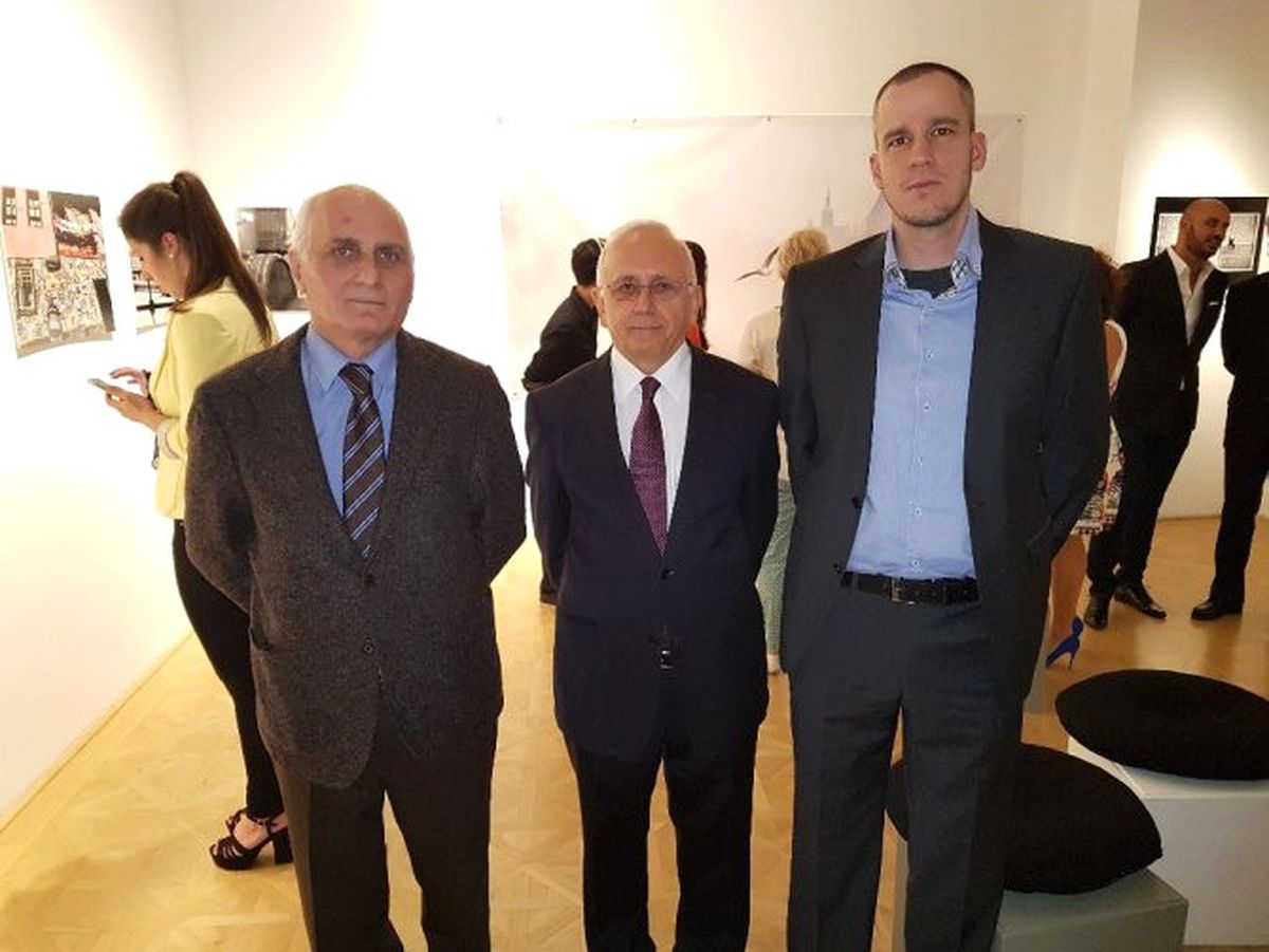 Türkiye\'nin Budapeşte Büyükelçisi Fakılı\'nın Resim Sergisi Açıldı