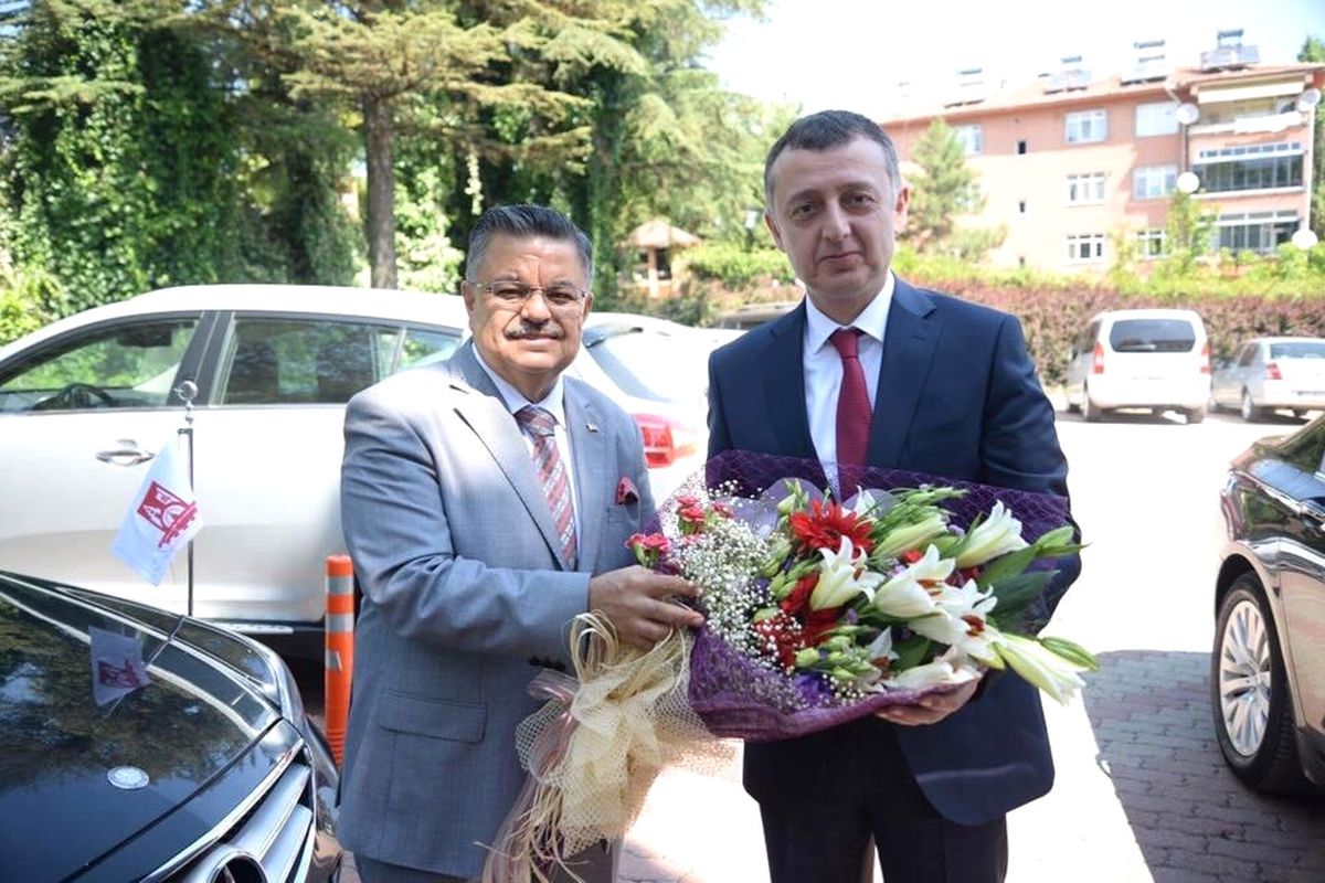 Vali Büyükakın\'dan Başkan Yağcı\'ya Ziyaret