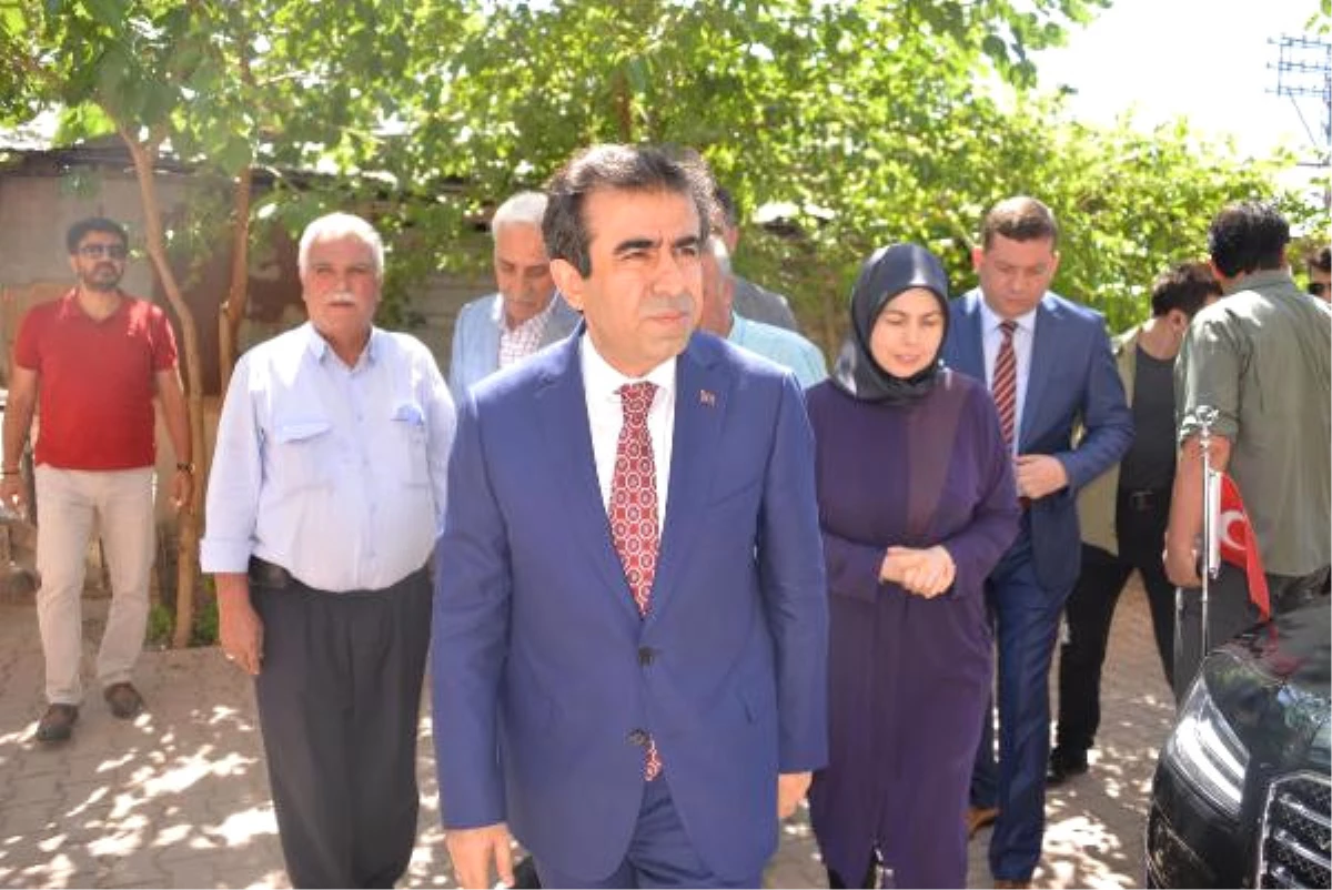 Vali Güzeloğlu, 15 Temmuz Şehitlerinin Ailesini Ziyaret Etti