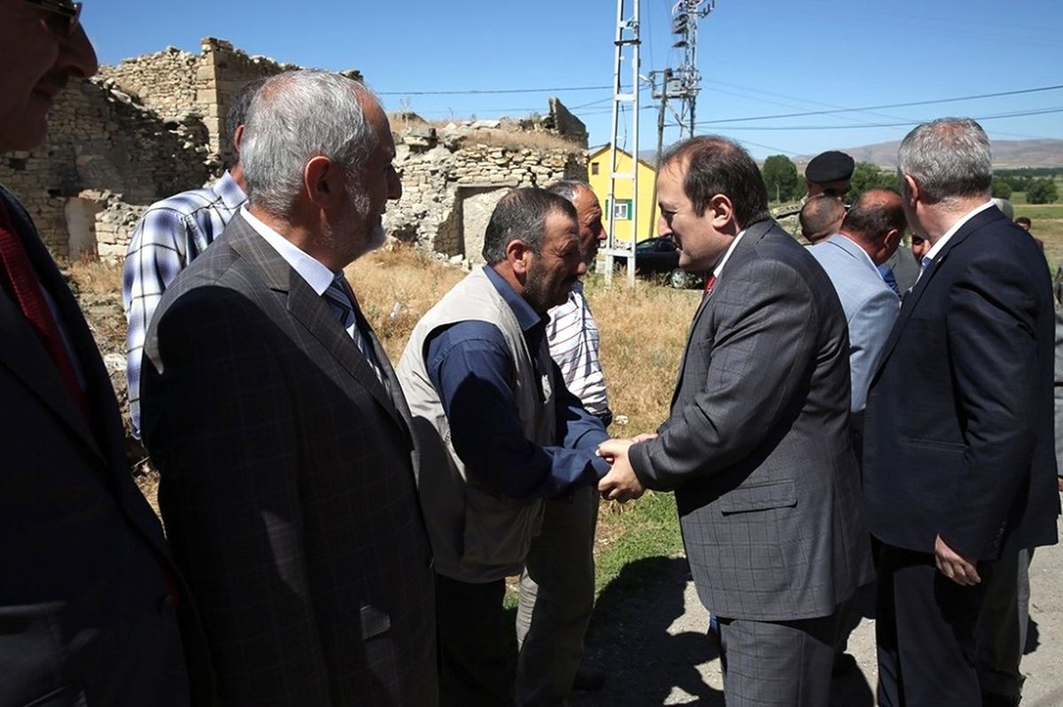 Vali Pehlivan, Şehit Recep Eşiyok\'un Ailesini Ziyaret Etti