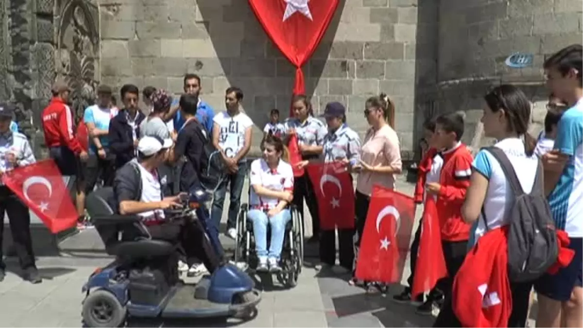 15 Temmuz İhanet Gecesinde İha\'nın Tarihe Damga Vuran Fotoğraflarının Sergisi Tarihi Yakutiye...