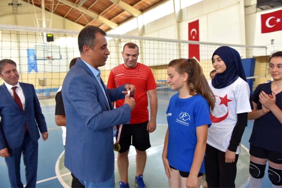 15 Temmuz Milli Birlik Günü Etkinliklerinde Dereceye Girenlere Madalya Verildi