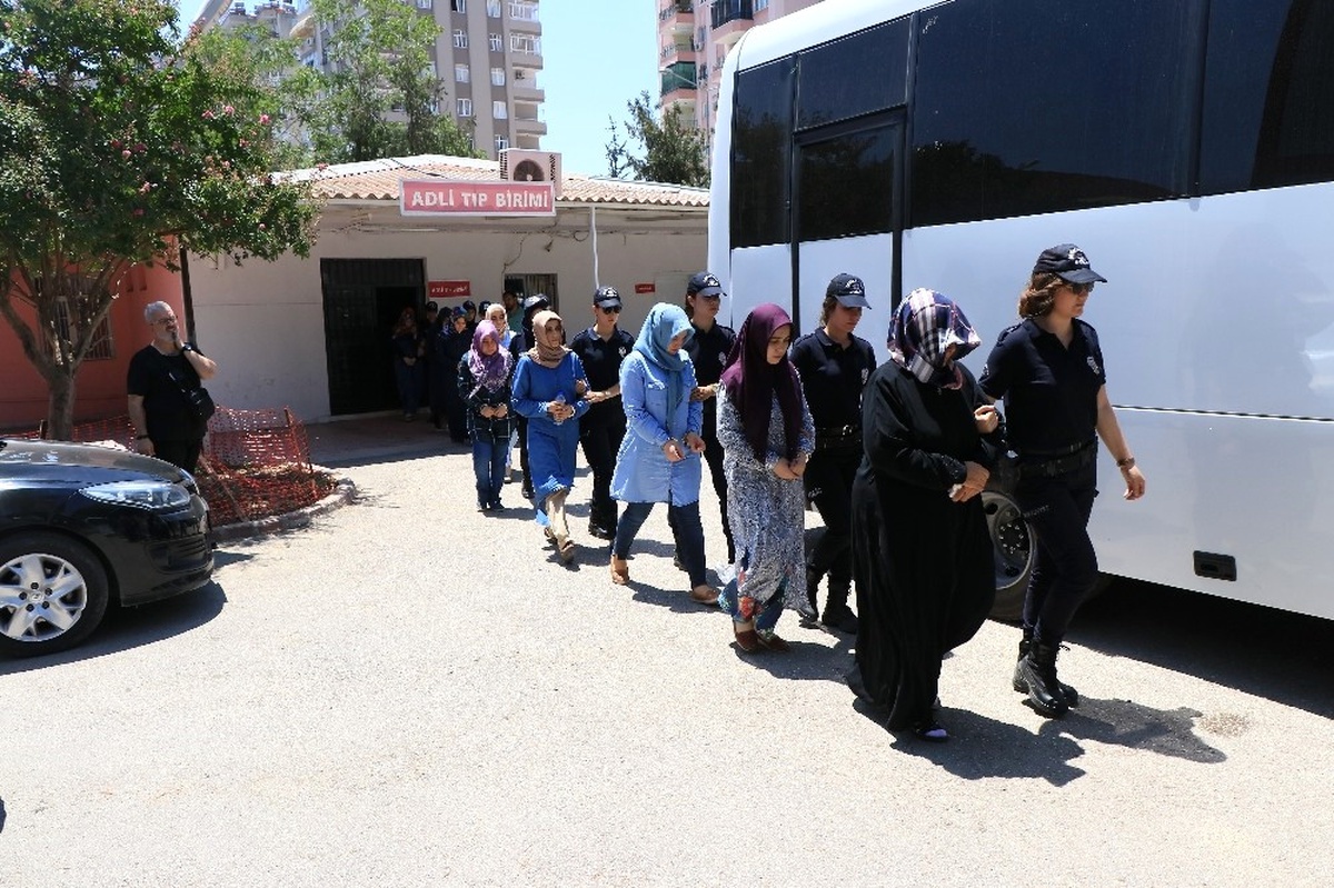 Adana\'da Fetö Şüphelileri Adliyeye Sevk Edildi