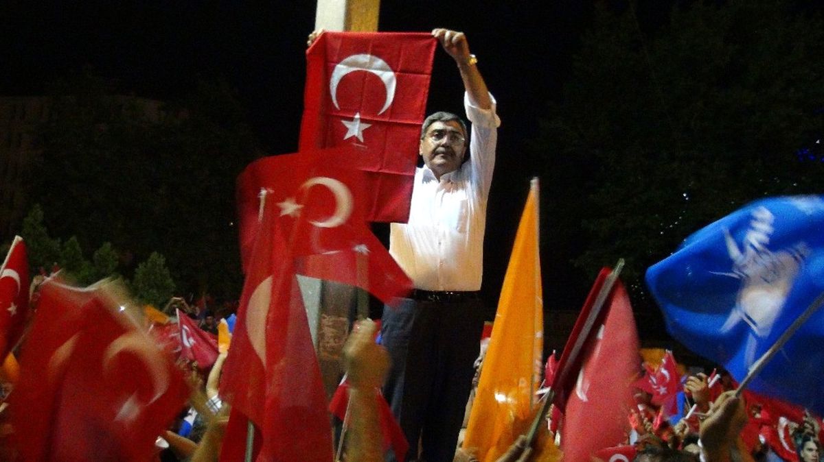 AK Parti İl Başkanı Özkeçeci\'den 15 Temmuz Mesajı