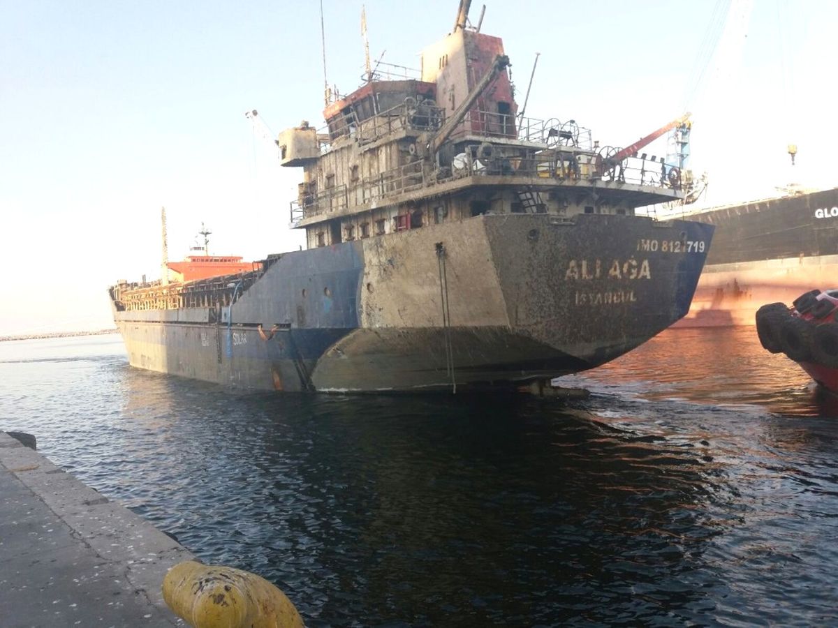 Ali Ağa Gemisi Tuzla\'ya Çekildi
