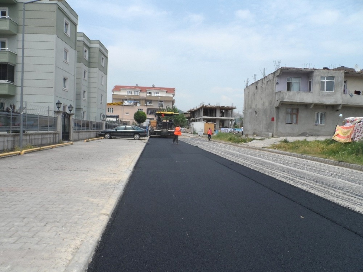 Alikahya\'da Tüm Yolara Asfalt Çalışması Yapıldı