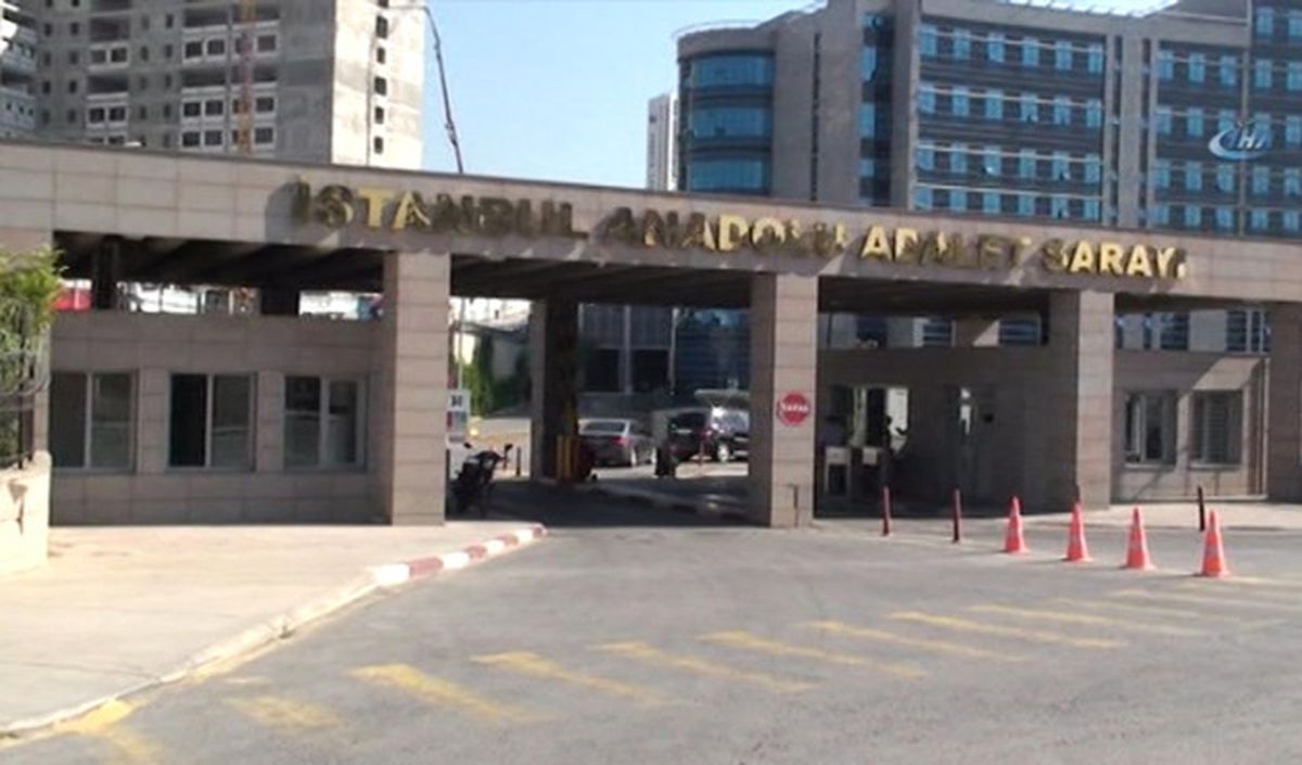 Anadolu Adliyesi\'nde Bombalı Araç Paniği