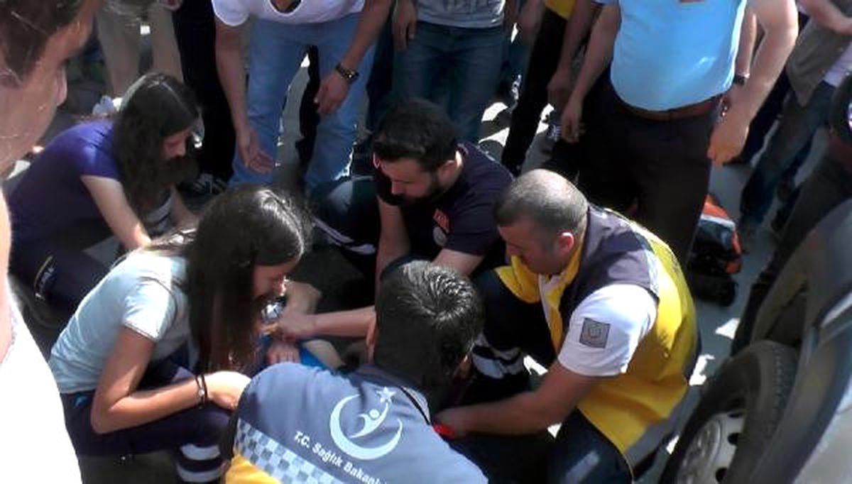 Ayağı Minibüsün Altında Kaldı, Krikoyla Kurtarıldı