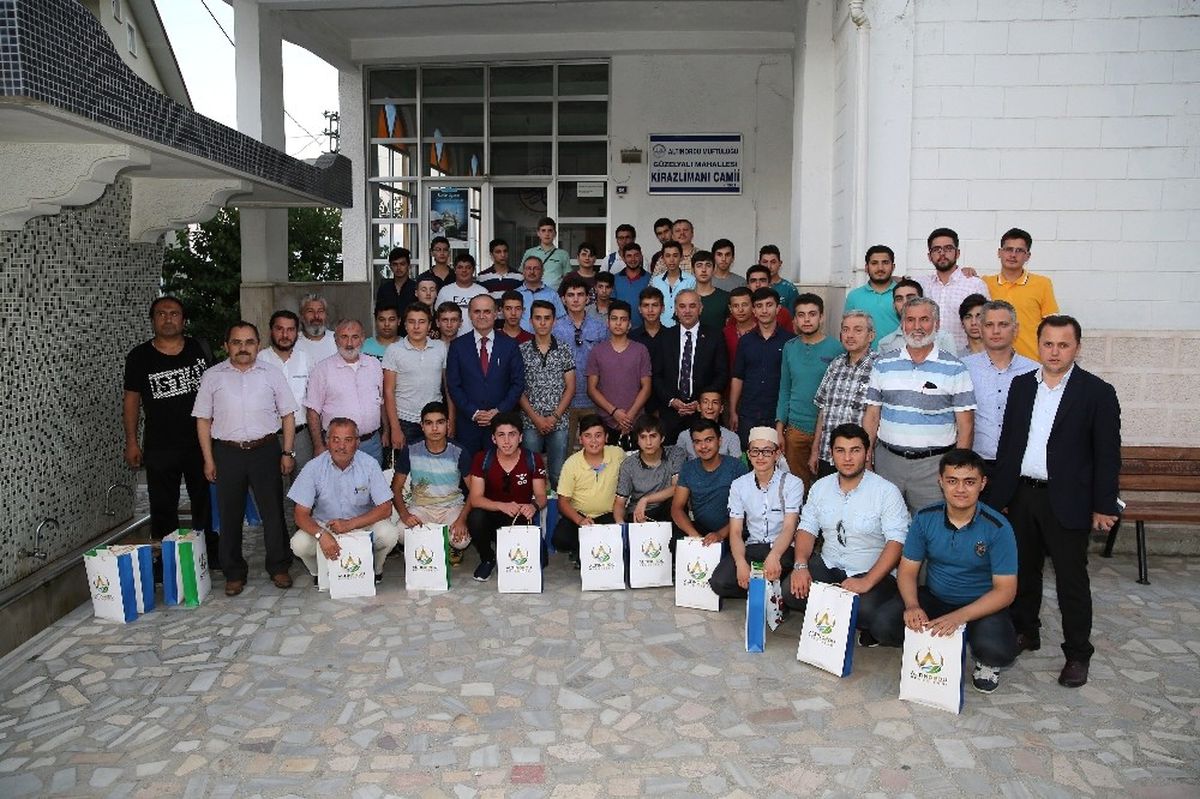Başkan İhl\'li Öğrencileri Ağırladı