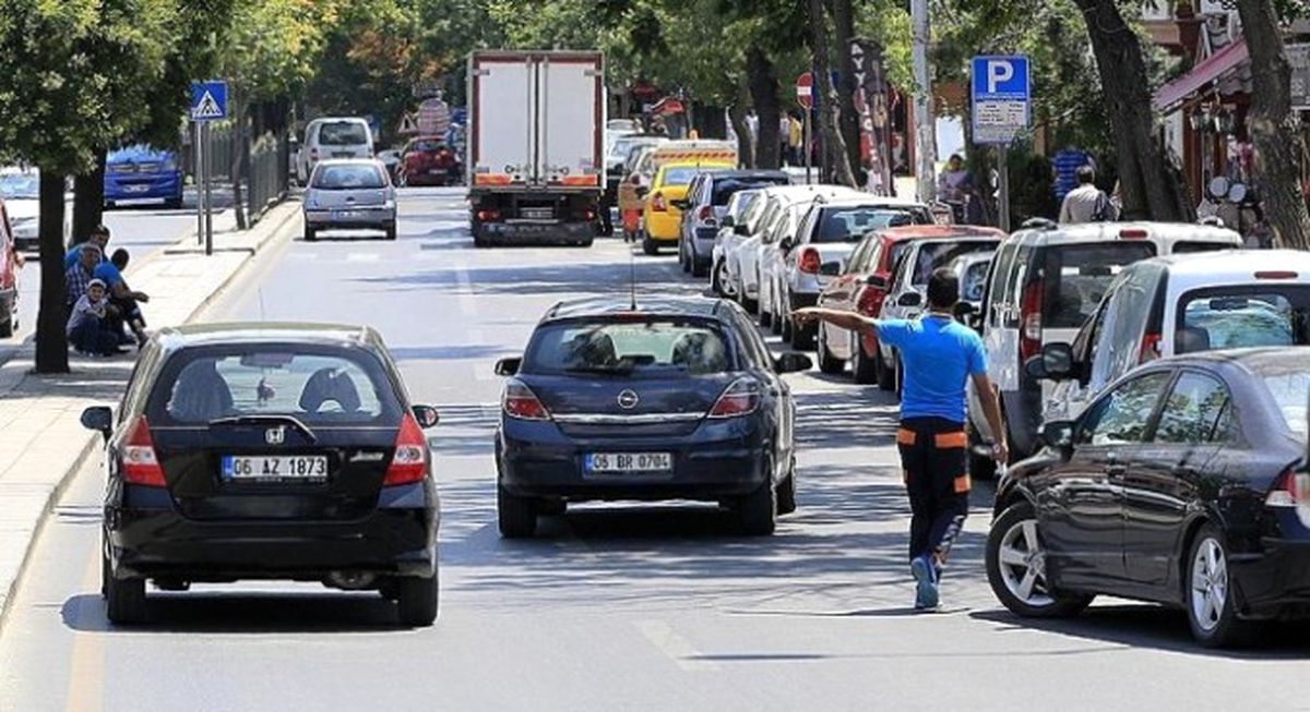 Başkentte Yol Boyu Otoparklar Yeniden Ücretli Olacak