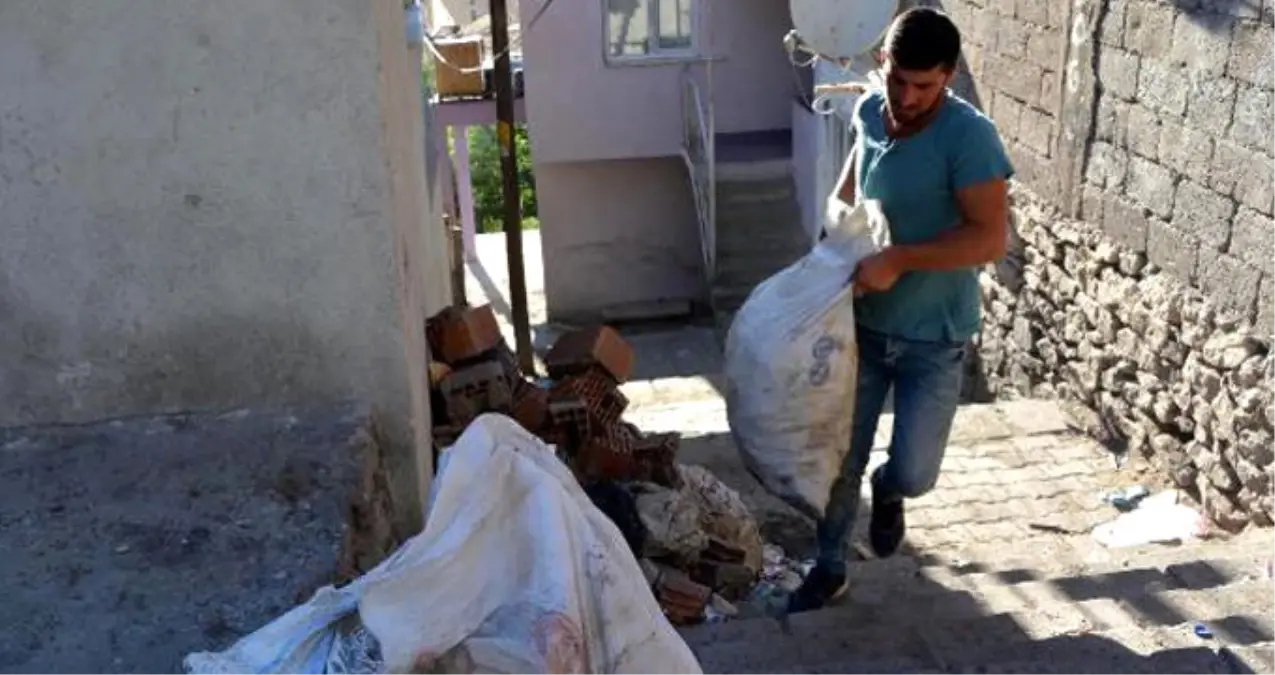 Boksu Bırakan Eski Fenerbahçeli Milli Sporcu, Şimdi Hamallık Yapıyor