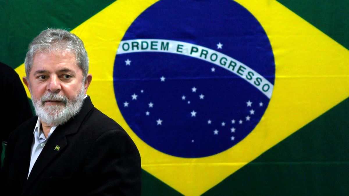 Brezilya Eski Devlet Başkanı Lula da Silva\'ya 9 Yıl 6 Ay Hapis Cezası