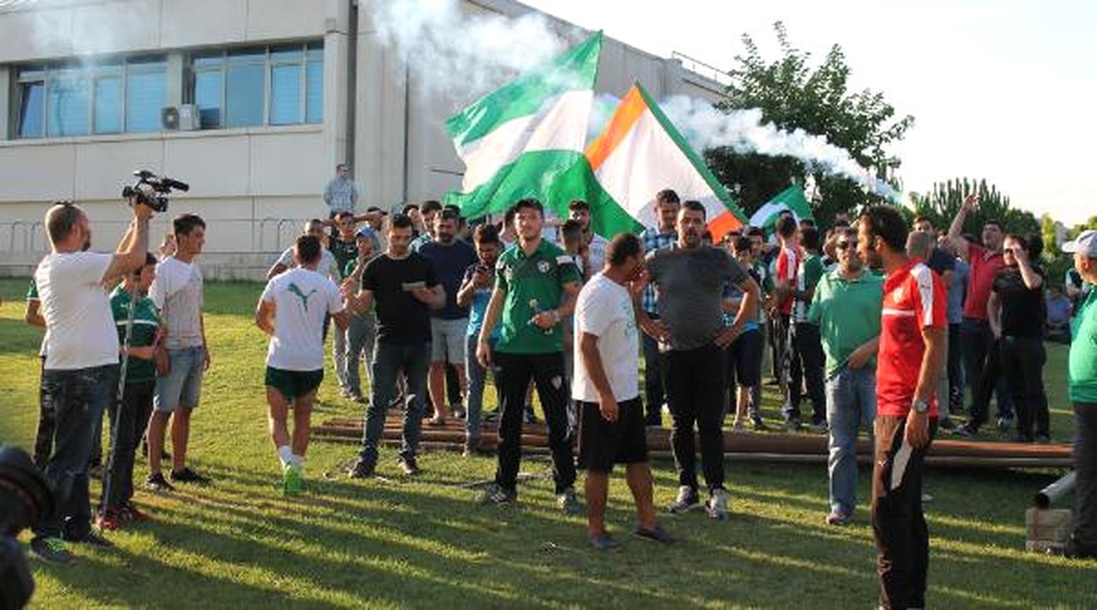 Bursaspor\'a Teksaslı Taraftar Grubundan Baklavalı Destek Sözü