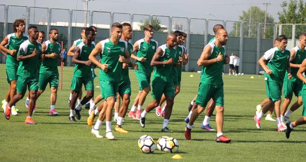 Bursaspor Teknik Direktörü Le Guen: "İşinizden Zevk Alın"