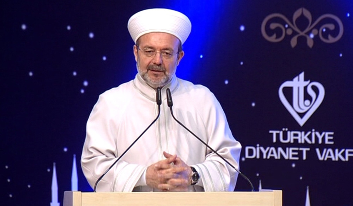 Diyanet Işleri Başkanı Görmez 15 Temmuz Şehitleri Için Dua Etti