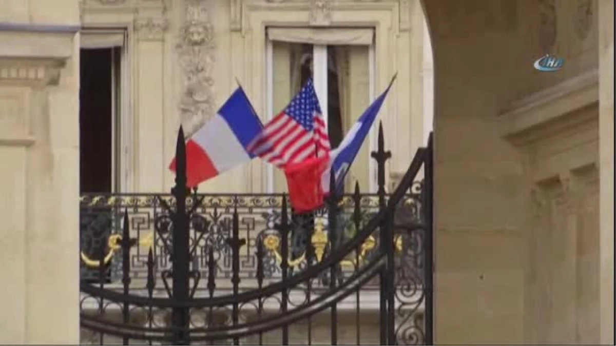 Fransa Cumhurbaşkanı Macron\'dan ABD Başkanı Trump\'a Resmi Karşılama