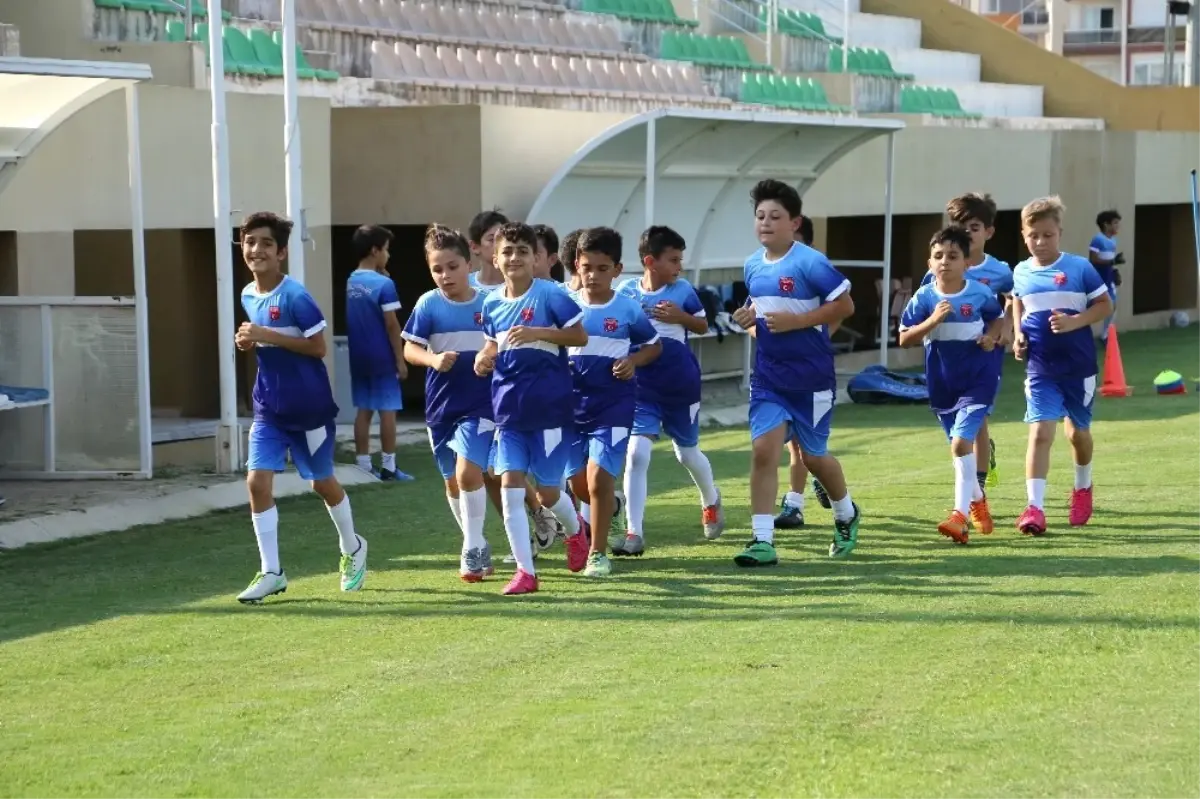 Futbolun Fabrikasında Geleceğin Yıldızları Yetişiyor